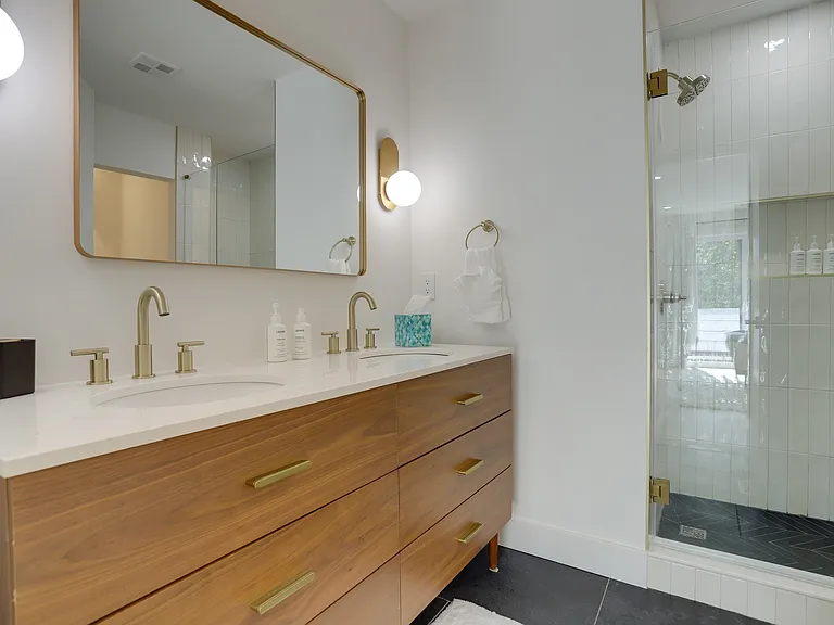 1032 5th St NE #2 — Photo 12
