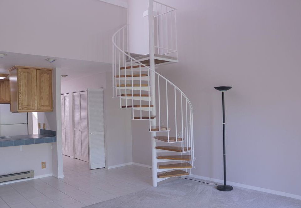 1st image of 1687 Bayridge Way APT 109