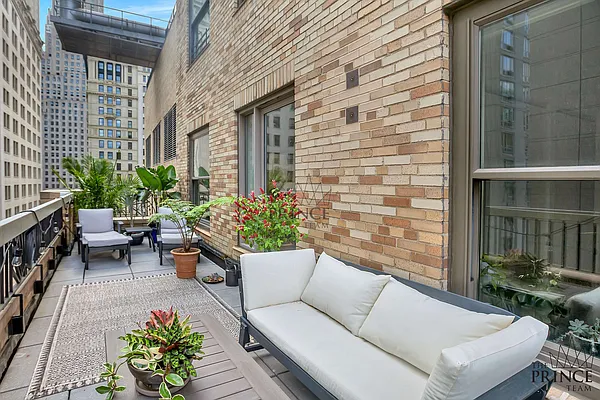 Rented by Compass | media 9