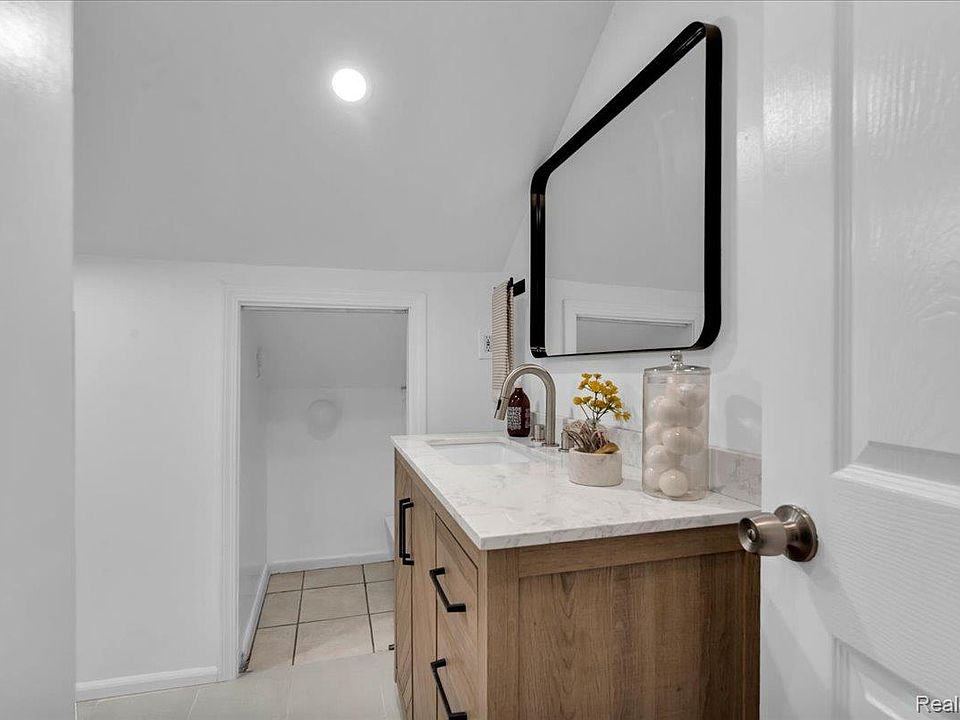 1465 West Blvd, photo 22