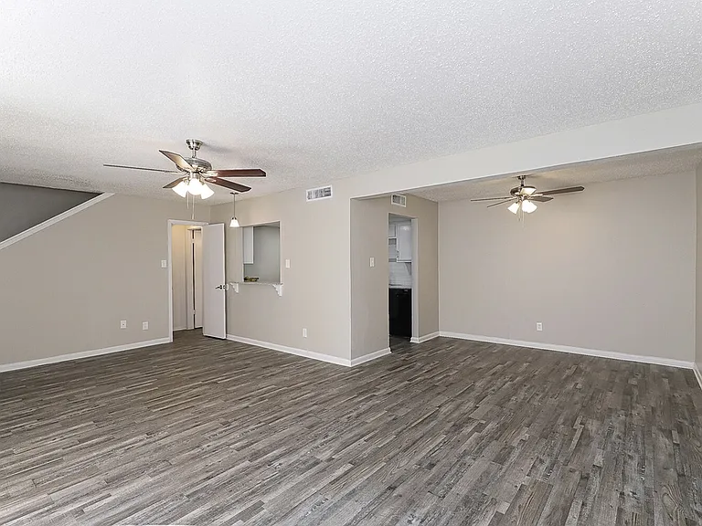B2 - 2BD, 2BA - 1201SF - Living/Dining Room