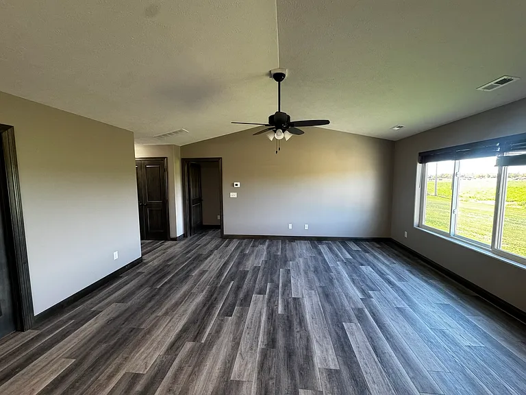 4010 E Avenue Pl — Photo 9