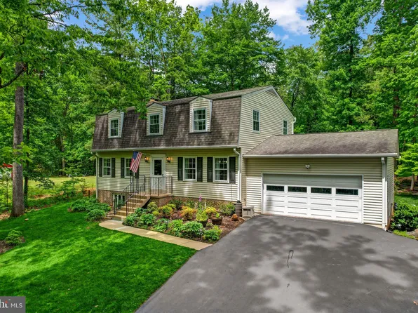 9800 Moor Green Dr, Manassas, VA 20112