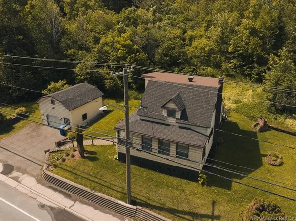 460 Canada Rd, Edmundston, NB E3V 1W4