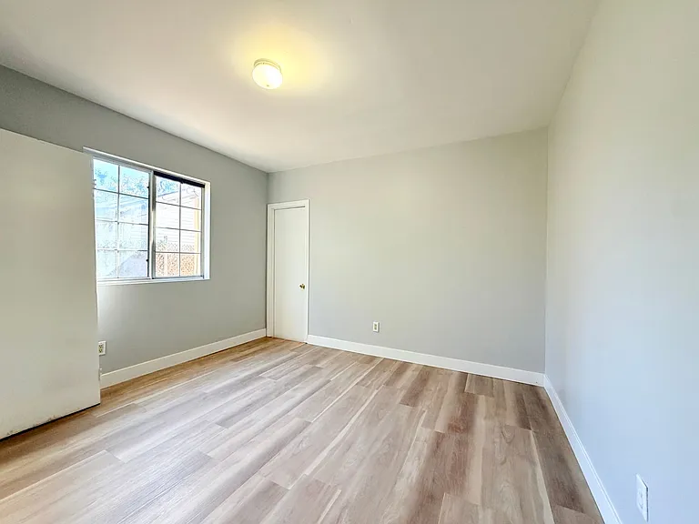 1080 Orange Ave — Photo 3