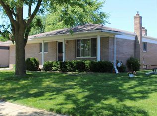 17621 Loranger St, Clinton Township, MI 48038