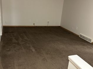 1422 E 264th St APT 4, Euclid, OH 44132