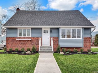 89 Sherman Ave, Bethpage, NY 11714