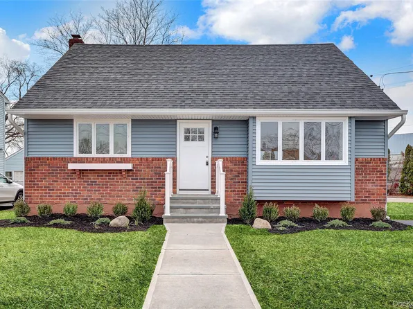 89 Sherman Avenue, Bethpage, NY 11714