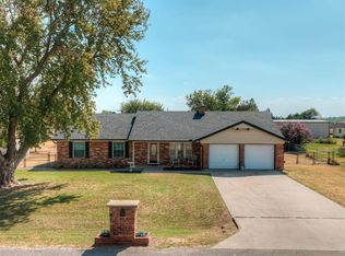 15070 Tomahawk Dr, Yukon, OK 73099