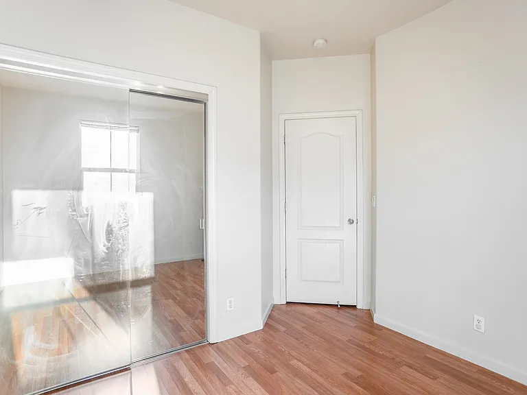 1865 Garzoni Pl — Photo 23