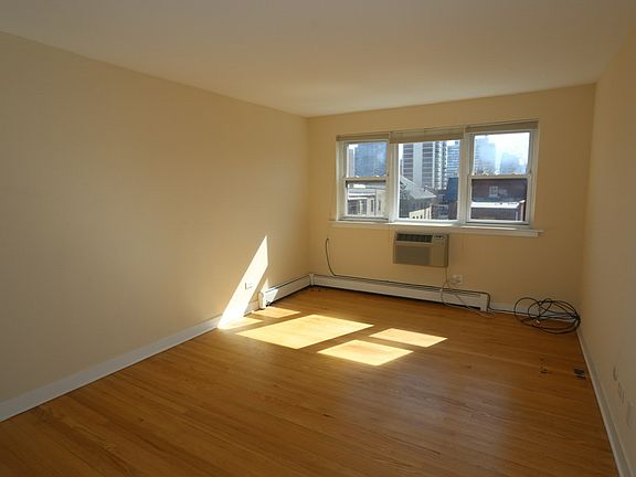 4th image of 625 W Wrightwood Ave #815