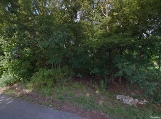 Station Rd, Bellport, NY 11713