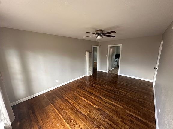 3rd image of 2105 S Polk St #1