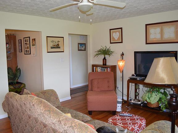 2nd image of 115 Roane Manor Dr
