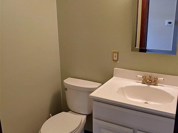 5th image of 3141 Wintergreen Dr W