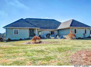 120 Benton Farms Ln, Mills River, NC 28759