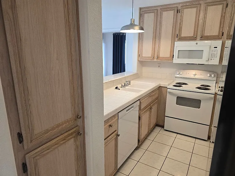 2045 Burton St #51 — Photo 11