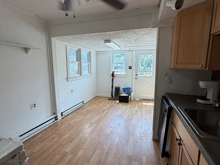 1604 Market St — Photo 7