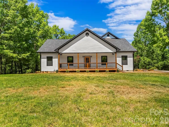 438 Plantation Dr, Marion, NC 28752