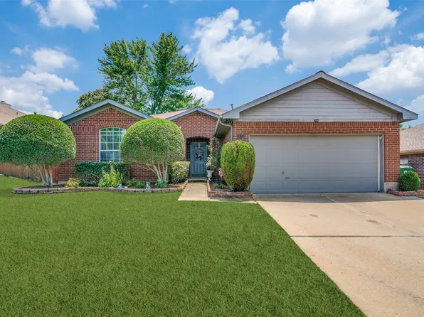 932 Silverstone Dr, Lewisville, TX 75067