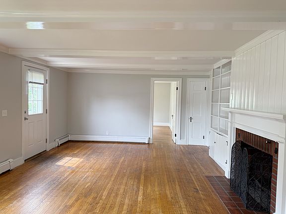 3rd image of 18 Taunton St #18A