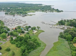 6223 Bayview Dr, Tracys Landing, MD 20779