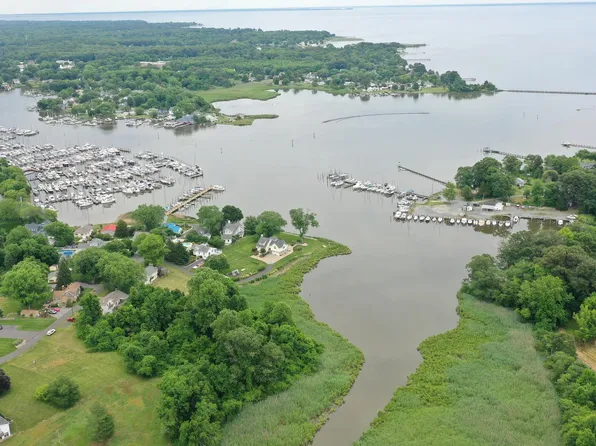6223 Bayview Dr, Tracys Landing, MD 20779