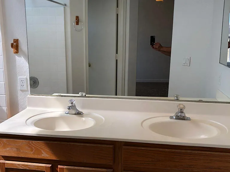 8817 W Palm Ln — Photo 11