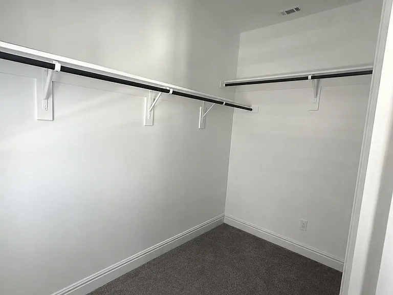 1516 White Water Way — Photo 16