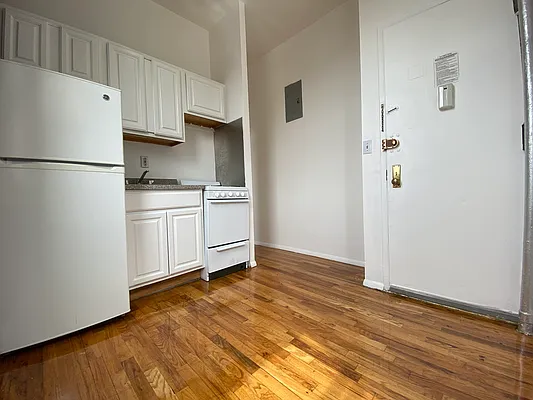 Rented by Compass | media 7