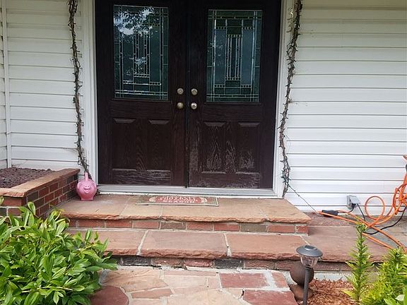 4th image of 33 Pleasant Dr