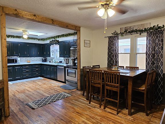 3rd image of 1425 S Avenue B