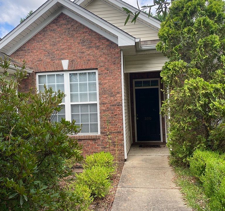 1st image of 300 Southmen Ln #1