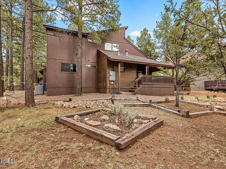 2803 N Carefree Cir — Photo 25