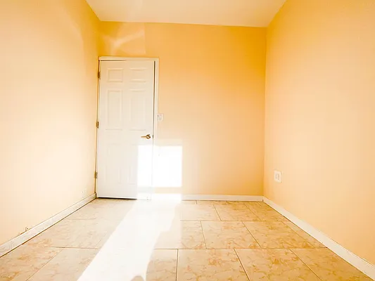 Rented by RealTegrity NY LLC | media 29