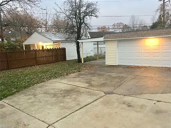 3rd image of 18508 Lewis Dr