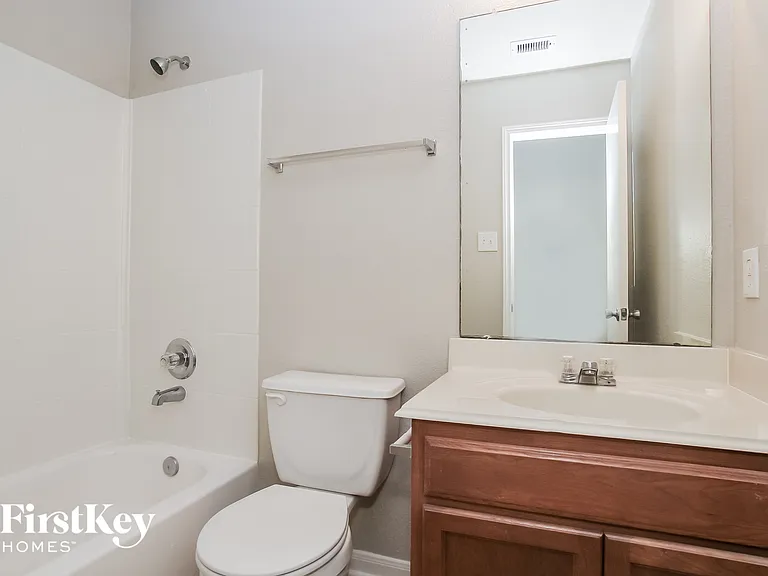 3043 Legends York Dr — Photo 13