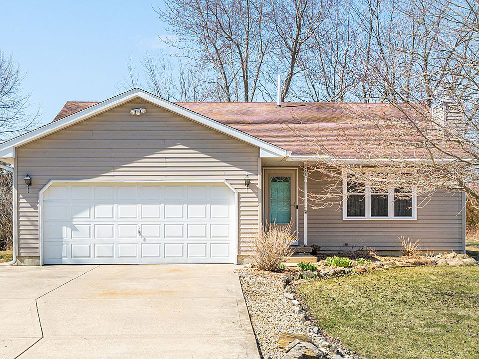 209 Mississippi Dr, Dixon, IL 61021 Zillow
