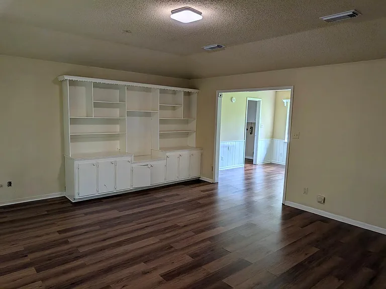 327 Primrose Rd #3 — Photo 4