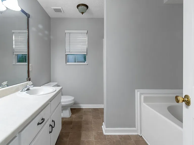585 Mountainview Dr — Photo 15