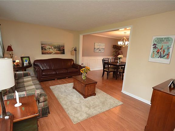 3rd image of 268 Hartsville Ln