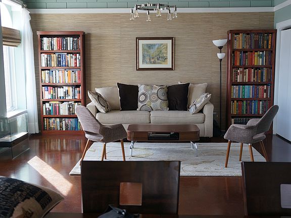 3rd image of 423 Saint Pauls Blvd Unit 4D