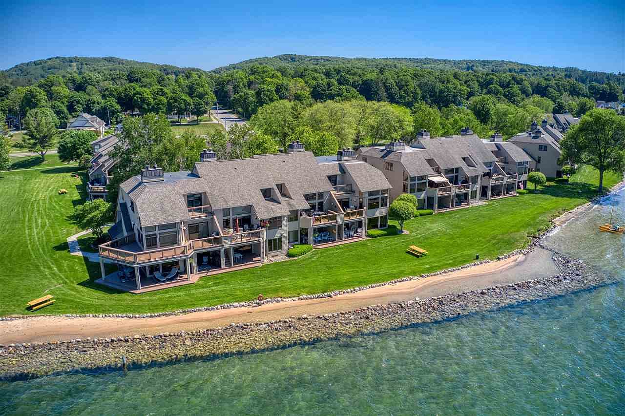 700 Front St APT 69, Boyne City, MI 49712 MLS 471604 Zillow
