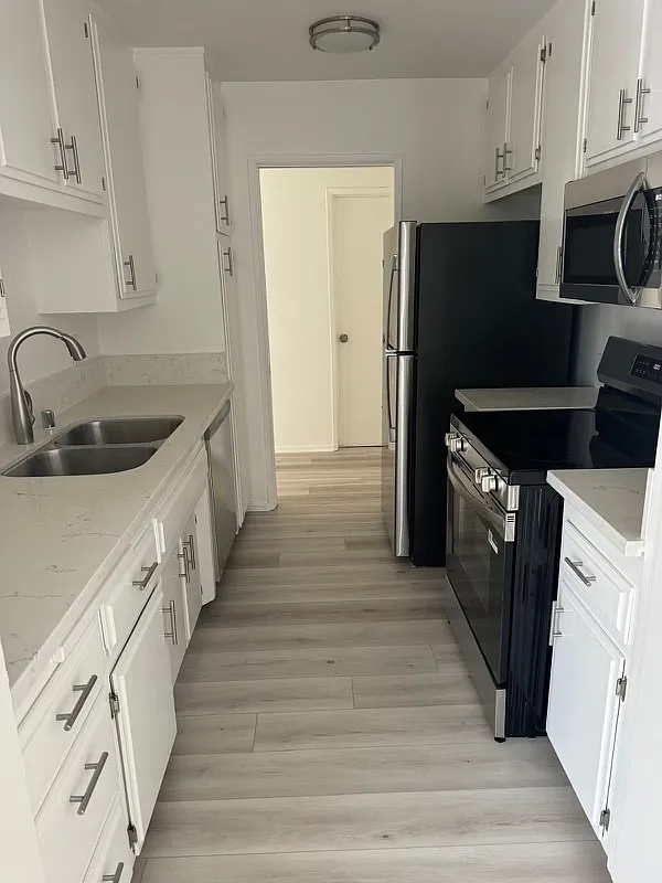 1 bed, 1000 sqft, $2,895 — Photo 3