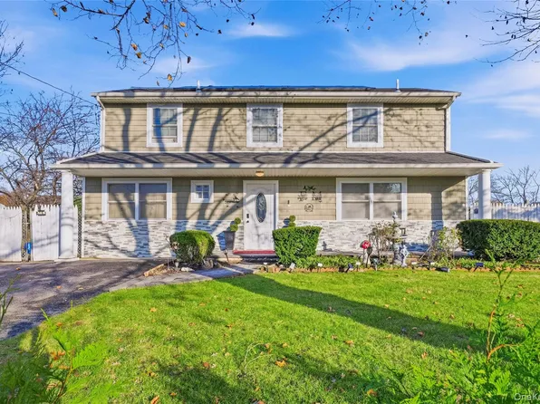 87 Root Avenue, Central Islip, NY 11722