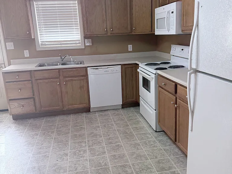 310 N Jefferson St — Photo 3