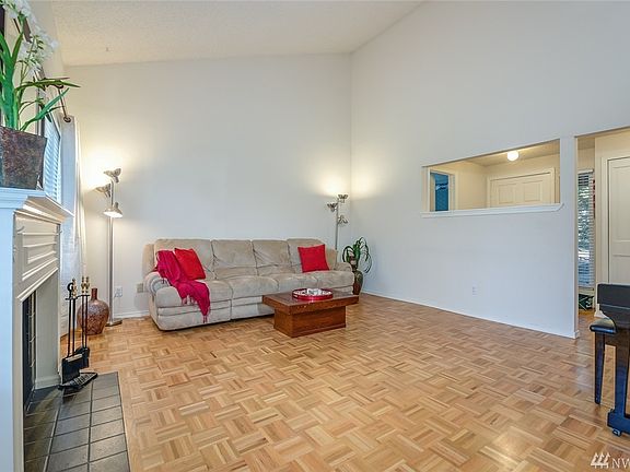 5th image of 2611 174th Ave NE