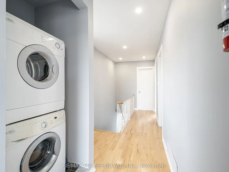 35A Bowie Ave #UPPER — Photo 20