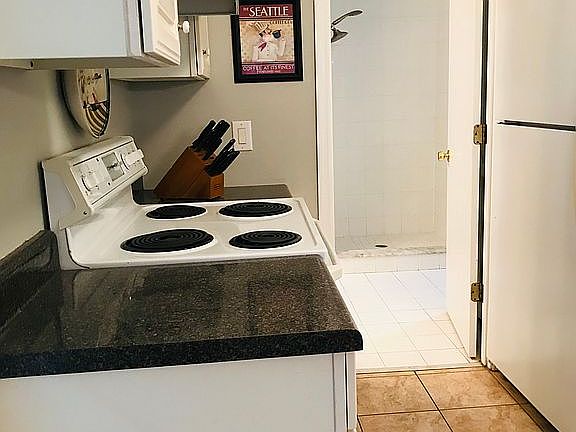 2nd image of 9541 Silver Lake Dr